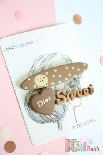 Купить Набор заколок для волос "Dior sweet" для девочки Другие бренды З24-26(кр20-5) на КидБутик Набор заколок для волос "Dior sweet" для девочки Другие бренды З24-26(кр20-5)