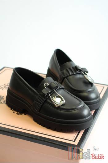 Купити Туфлі-лофери чорного кольору для дівчинки Little Lady КР24-240 S279 на КідБутік Туфлі-лофери чорного кольору для дівчинки Little Lady КР24-240 S279
