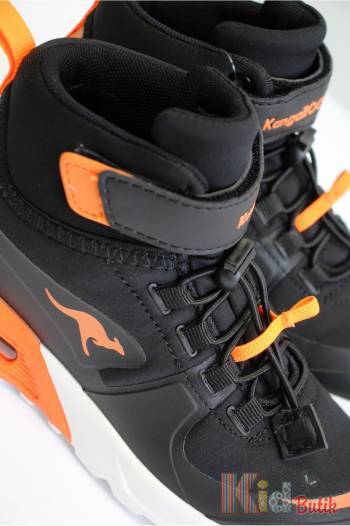 Купить Ботинки спортивные высокие с яркими акцентами для мальчика KangaROOS 24-18598-000-5075/В на КидБутик Ботинки спортивные высокие с яркими акцентами для мальчика KangaROOS 24-18598-000-5075/В