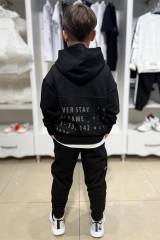 Купить Костюм спортивный черный "Never Stay the Same" для мальчика Jack Lions Ес24-36(1653) на КидБутик Костюм спортивный черный "Never Stay the Same" для мальчика Jack Lions Ес24-36(1653)