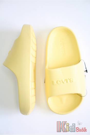 Купити Шльопанці жовтого кольору для дівчинки Levi's Lv25-10Св.Беж (0001S) на КідБутік Шльопанці жовтого кольору для дівчинки Levi's Lv25-10Св.Беж (0001S)