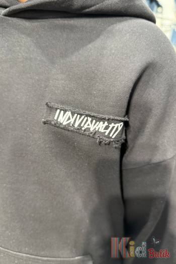 Купити Худі чорний з малюнком на спині для хлопчика Reporter Young Р25-251(0551B-22-100) на КідБутік Худі чорний з малюнком на спині для хлопчика Reporter Young Р25-251(0551B-22-100)