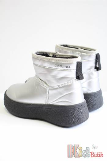 Купить Угги серебристые для девочки Gap Gap25-GPK521450 на КидБутик Угги серебристые для девочки Gap Gap25-GPK521450