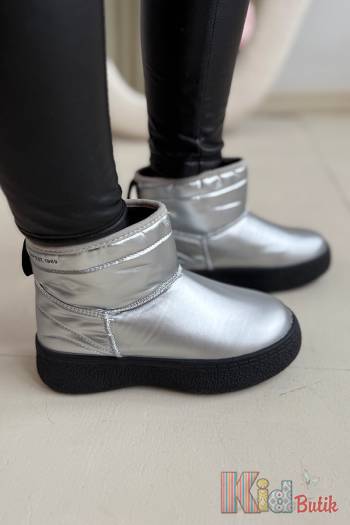 Купить Угги серебристые для девочки Gap Gap25-GPK521450 на КидБутик Угги серебристые для девочки Gap Gap25-GPK521450