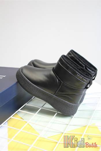 Купить Угги черного цвета для девочки Gap Gap25-GPK521450Чор на КидБутик Угги черного цвета для девочки Gap Gap25-GPK521450Чор