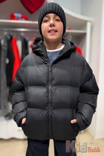 Купити Куртка чорного кольору для хлопчика Reporter Young Р25-58(0882В-06-100) на КідБутік Куртка чорного кольору для хлопчика Reporter Young Р25-58(0882В-06-100)
