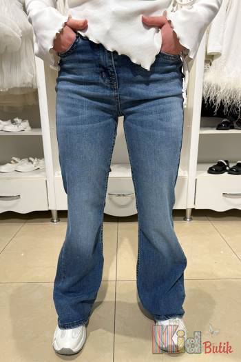 Купити Джинси кльош синього кольору для дівчинки A-yugi Jeans Аю25-44(9641) на КідБутік Джинси кльош синього кольору для дівчинки A-yugi Jeans Аю25-44(9641)