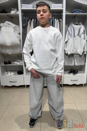 Купити Світшот молочний "Essetnilas" A-yugi Jeans Аю25-35Мол(7356) на КідБутік Світшот молочний "Essetnilas" A-yugi Jeans Аю25-35Мол(7356)