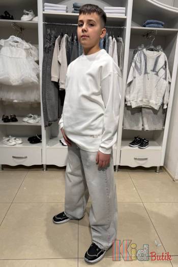 Купити Світшот молочний "Essetnilas" A-yugi Jeans Аю25-35Мол(7356) на КідБутік Світшот молочний "Essetnilas" A-yugi Jeans Аю25-35Мол(7356)