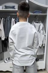Купить Свитшот молочный "Essetnilas" A-yugi Jeans Аю25-35Мол(7356) на КидБутик Свитшот молочный "Essetnilas" A-yugi Jeans Аю25-35Мол(7356)