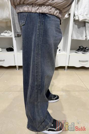 Купити Джинси баггі сині зі строчками для хлопчика A-yugi Jeans Аю25-5Сн(5465) на КідБутік Джинси баггі сині зі строчками для хлопчика A-yugi Jeans Аю25-5Сн(5465)