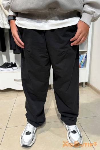 Купити Штани спортивні чорні для хлопчика A-yugi Jeans Аю25-39Чор на КідБутік Штани спортивні чорні для хлопчика A-yugi Jeans Аю25-39Чор