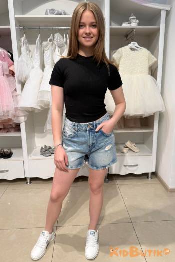 Купить Футболка укороченная черная для девочки A-yugi Jeans Аю25-47Чор на КидБутик Футболка укороченная черная для девочки A-yugi Jeans Аю25-47Чор