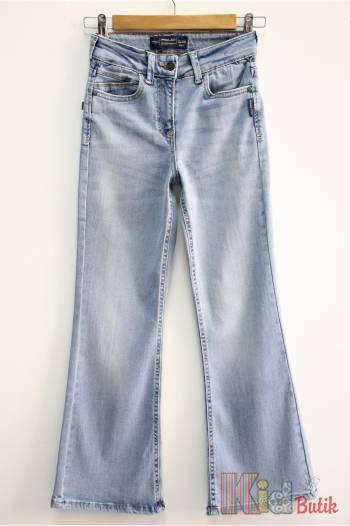 Купити Джинси кльош блакитного кольору для дівчинки A-yugi Jeans Аю26-44Блак(9641) на КідБутік Джинси кльош блакитного кольору для дівчинки A-yugi Jeans Аю26-44Блак(9641)