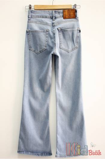 Купити Джинси кльош блакитного кольору для дівчинки A-yugi Jeans Аю26-44Блак(9641) на КідБутік Джинси кльош блакитного кольору для дівчинки A-yugi Jeans Аю26-44Блак(9641)
