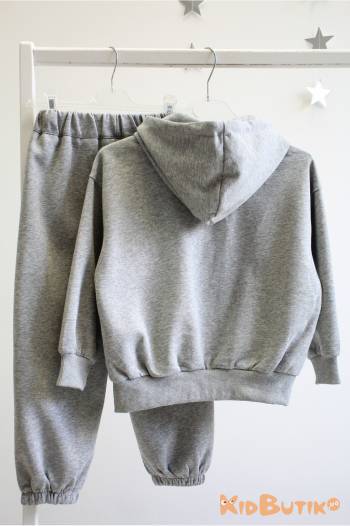 Купить Костюм 2-ка серого цвета для мальчика Xuanlu КВ26-22Ср(763,863) на КидБутик Костюм 2-ка серого цвета для мальчика Xuanlu КВ26-22Ср(763,863)