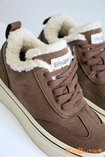Купить Кроссовки утепленные шоколадные со светлой подошвой Jong-Golf 26-C31160-24 на КидБутик Кроссовки утепленные шоколадные со светлой подошвой Jong-Golf 26-C31160-24