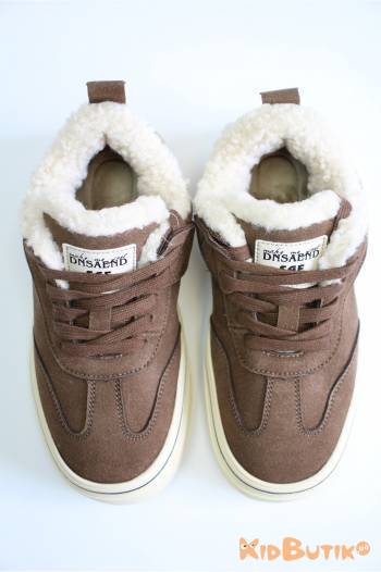 Купить Кроссовки утепленные шоколадные со светлой подошвой Jong-Golf 26-C31160-24 на КидБутик Кроссовки утепленные шоколадные со светлой подошвой Jong-Golf 26-C31160-24