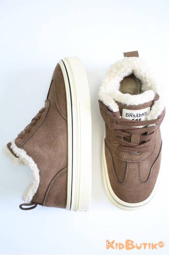 Купить Кроссовки утепленные шоколадные со светлой подошвой Jong-Golf 26-C31160-24 на КидБутик Кроссовки утепленные шоколадные со светлой подошвой Jong-Golf 26-C31160-24
